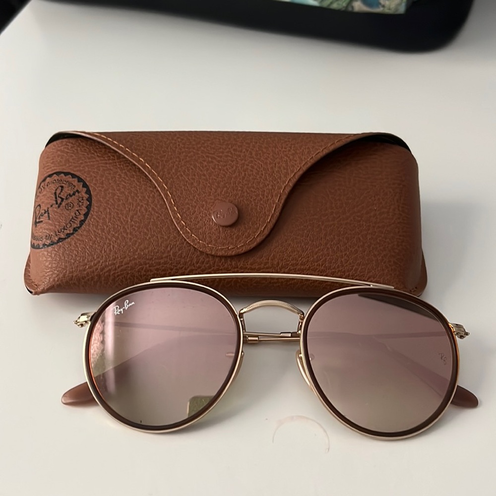 Rose gold raybans